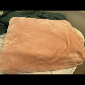 Kate Spade Twin Blanket in Pink